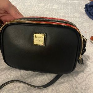 Dooney& bourke hand bag